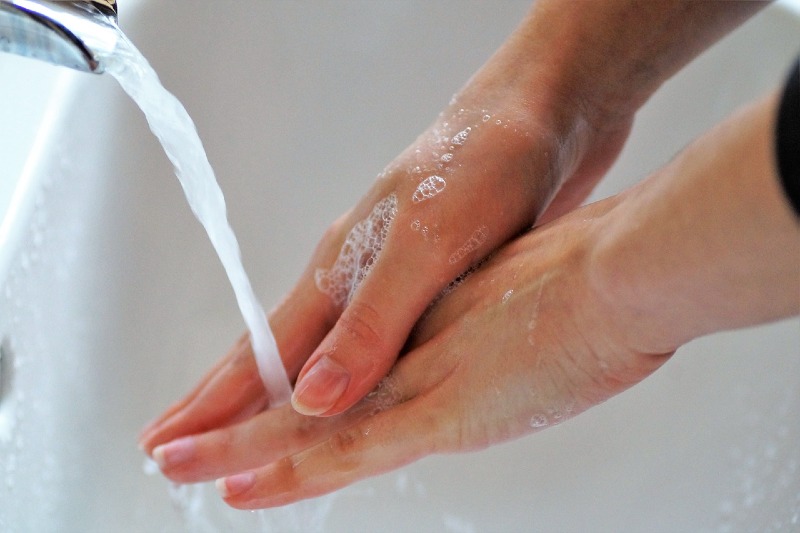 washing-hands-4940196_1280.jpg